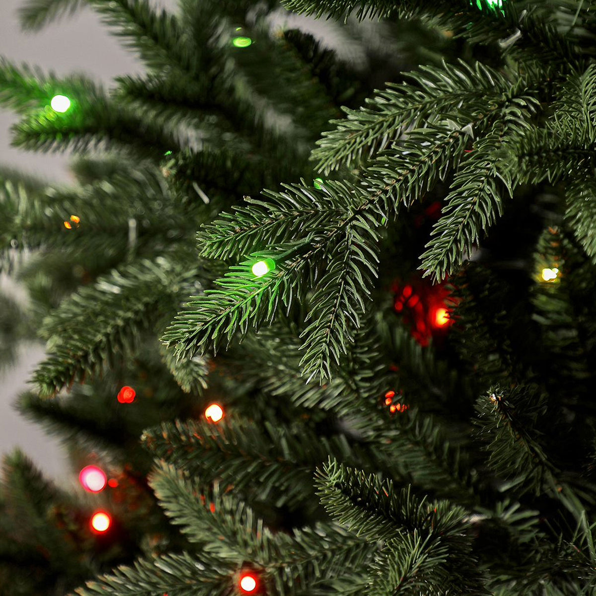 Home Heritage 7.5 Foot Quick Set Spruce Prelit Tree w/ Twinkly Lights (Used)