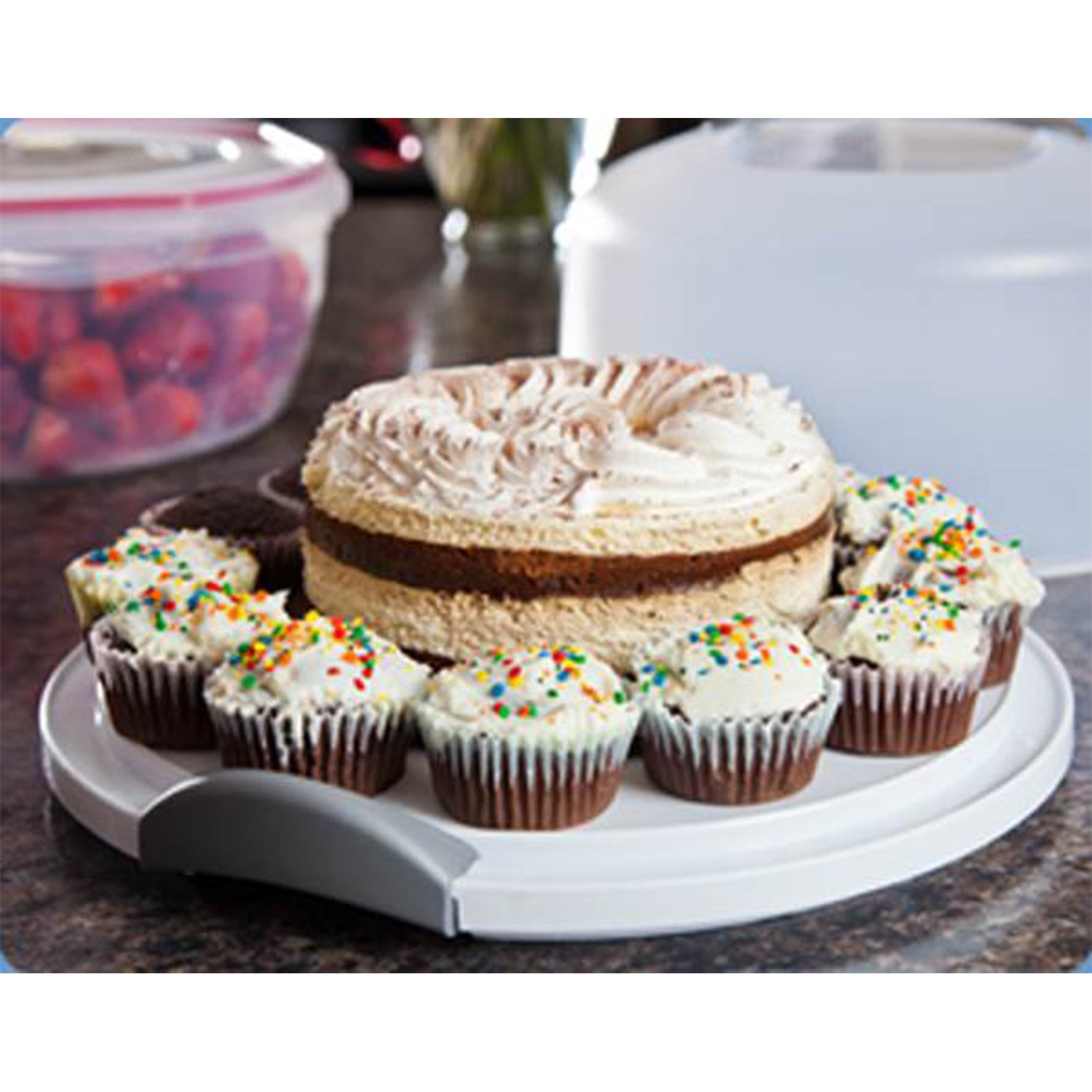 Sterilite Portable Latching Cake Server Carrier Keeper w/Handles, One (Open Box)