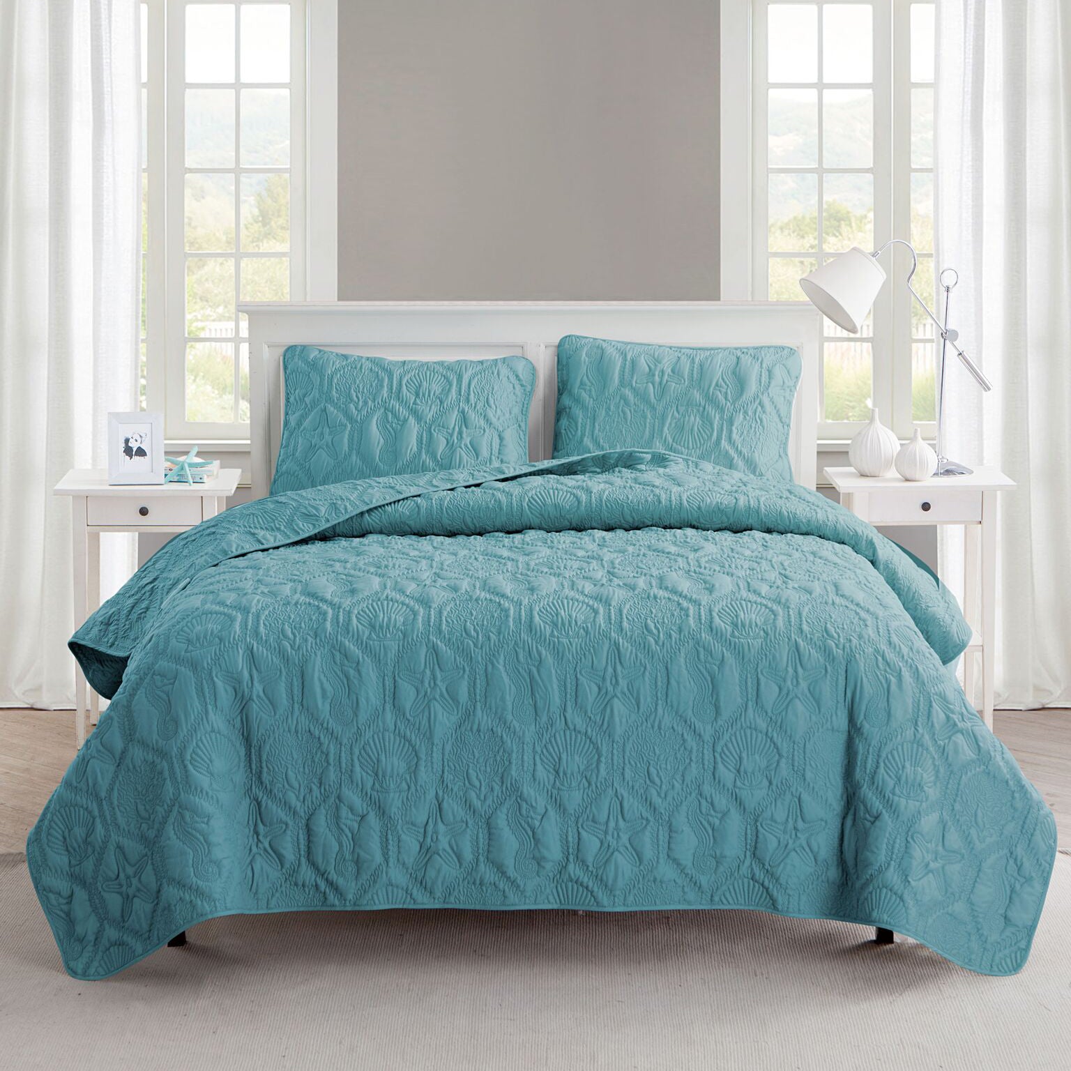 VCNY Home 3 Piece Reversible Bed Quilt and 2 Pillow Shams Set, King (Open Box)