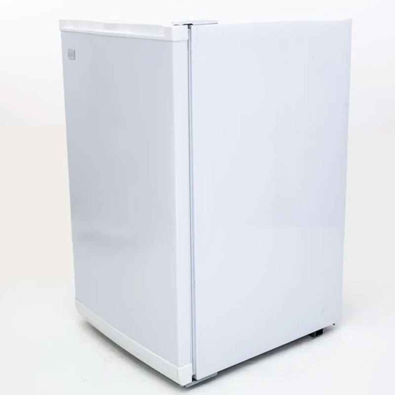 Avanti 2.8 Cubic Foot Small Compact Vertical Upright Freezer Chest, White (Used)