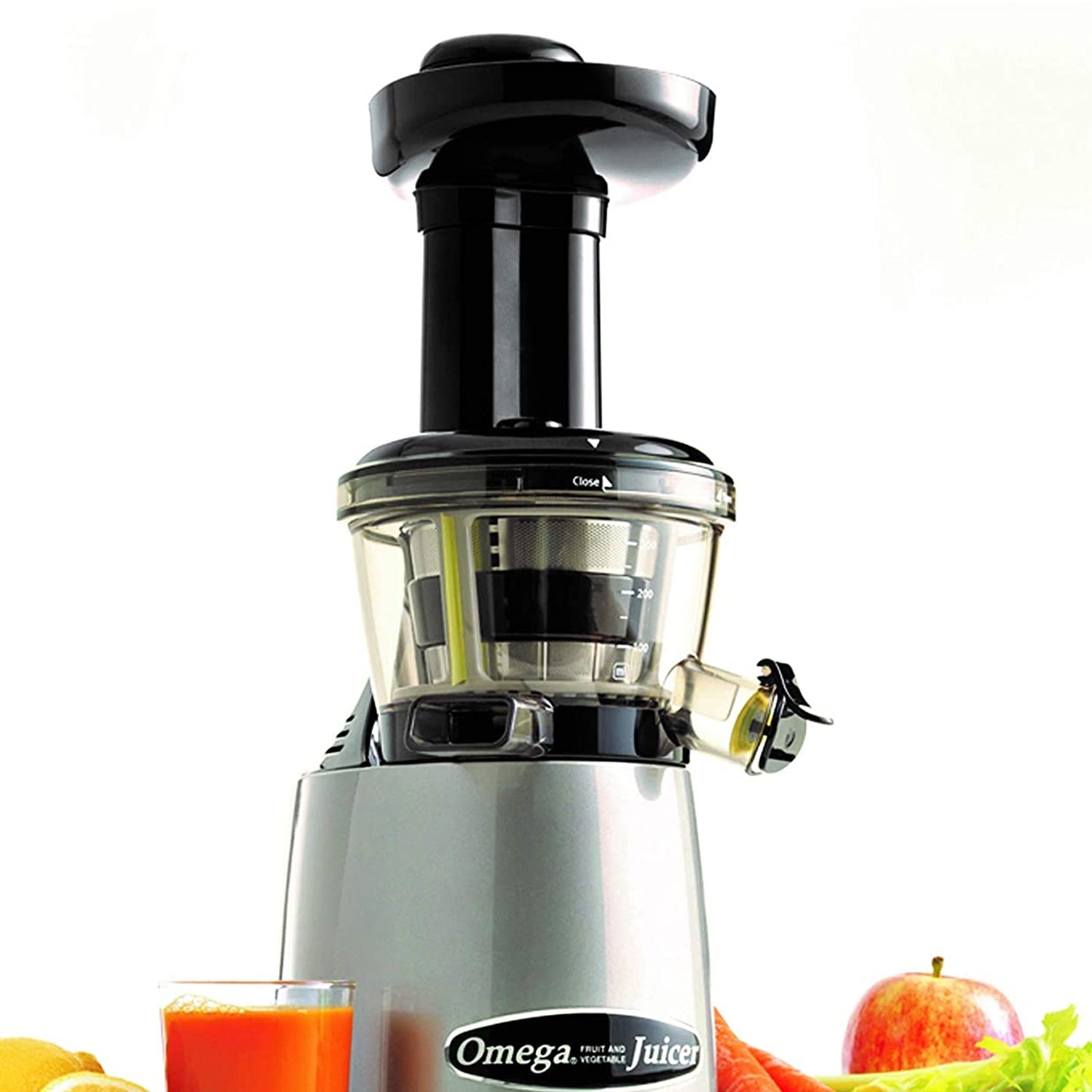 Omega VRT400HDS 80 RPM Vertical Continuous Masticating Fruit and Veggie Juicer