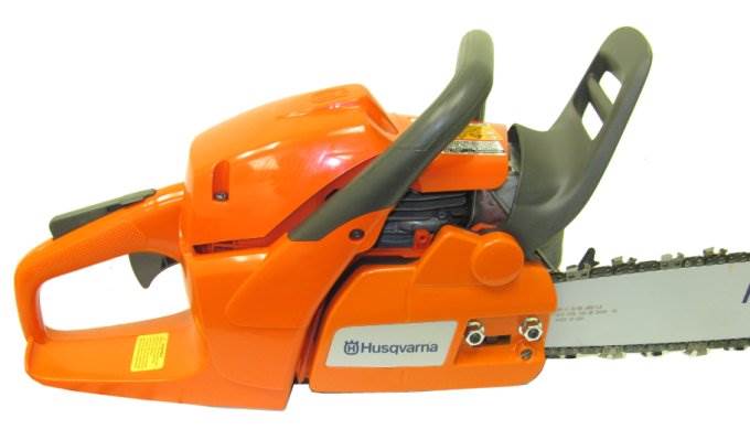 Husqvarna Powerbox Chainsaw Carrying Case & 455 Rancher 20" Gas Powered Chainsaw