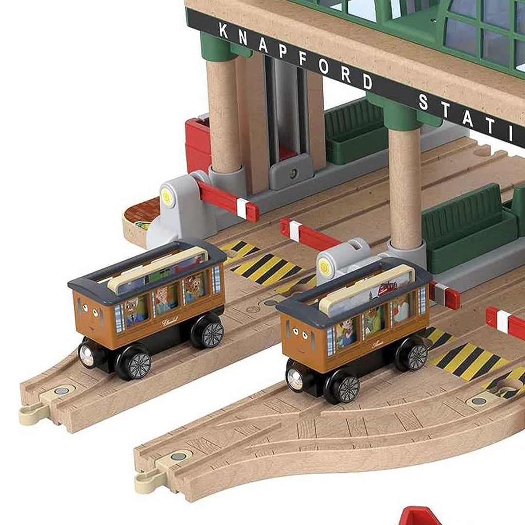 Thomas & Friends Toy Strain Set, Knapford Station Wood Railway Passenger Pickup