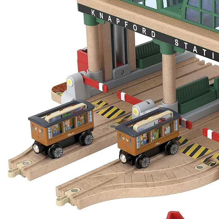 Thomas & Friends Toy Strain Set, Knapford Station Wood Railway Passenger Pickup